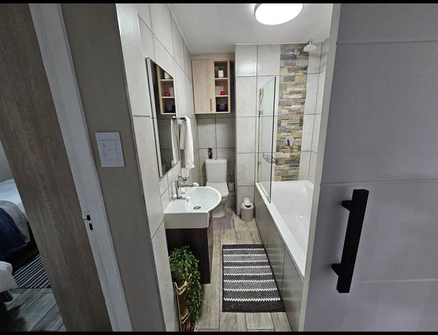 2 BEDROOM APARTMENT FOR SALE IN HARTENBOS CENTRAL
